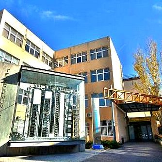 Imagen de frente de la Universidad Politécnica de Madrid