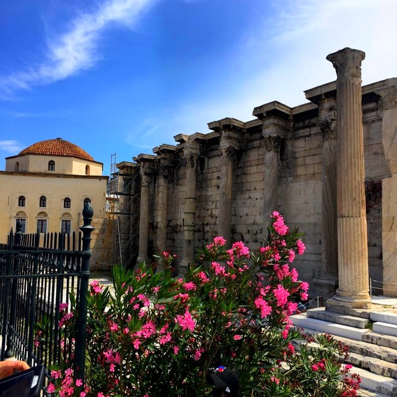 Imagen de las ruinas de la Librería de Hadrian en Grecia
